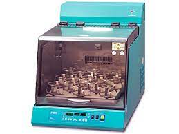 LAB COMPANION MODEL SI-300R INCUBATED & REFRIGERATED SHAKER, 53 | Flagship  Lab Services